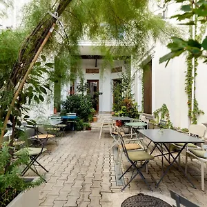 Away From - Modern & Cozy Near Vibrant Unirii Area Bucarest