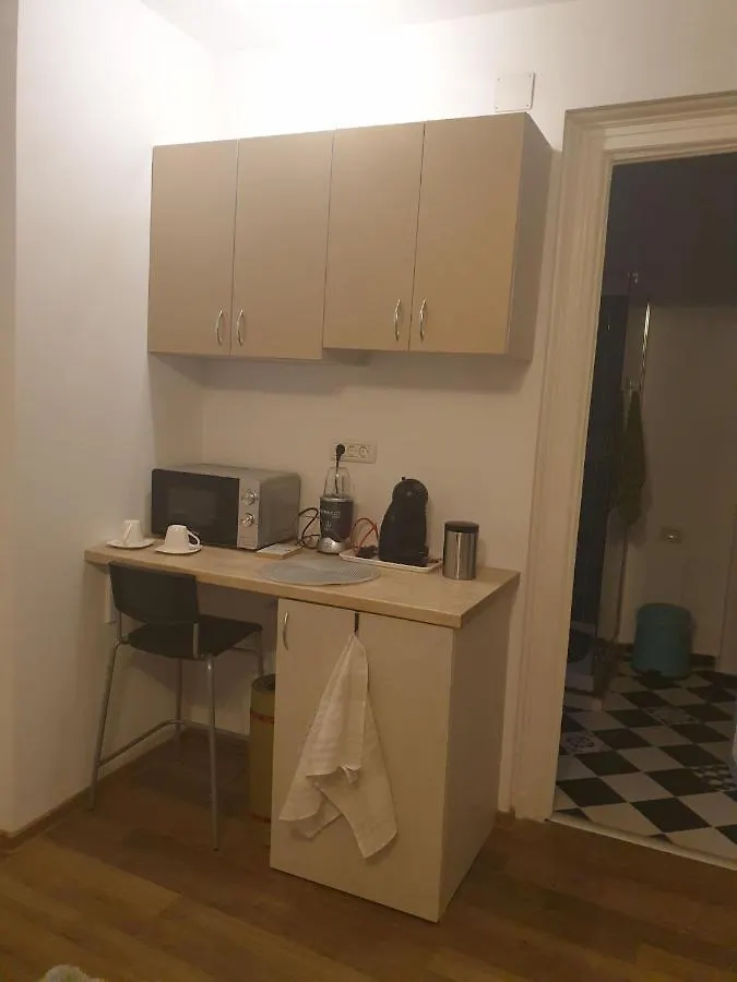 Studio Turquoise Victoria Bucharest Apartment